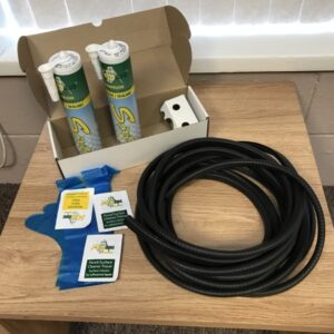 Double fitting kit with internal trims for bonded windows